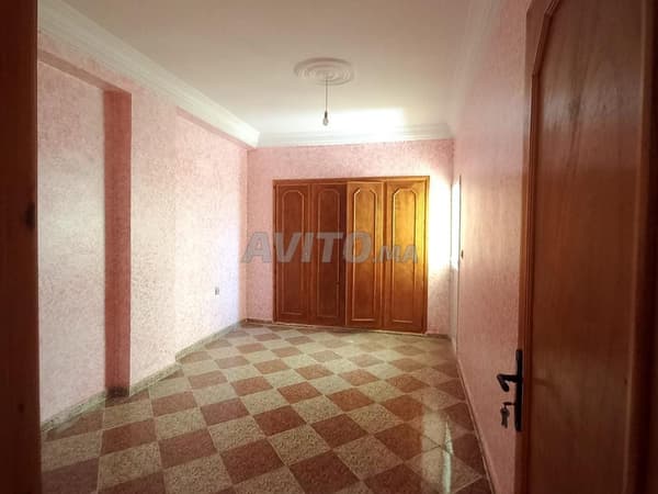 Wohnung mit Titel, 88 m² vollständig deklariert, Aufzug, Balkon, Hausverwaltung