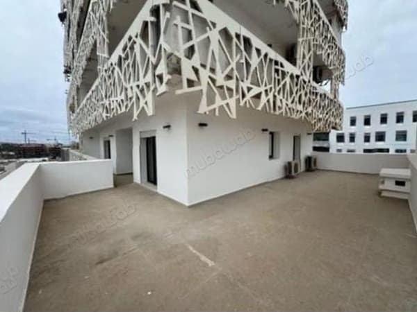 Apparemment 4 chambres à Louer / CFC