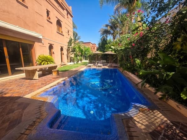 Villa de charme avec piscine beau jardin à Targa