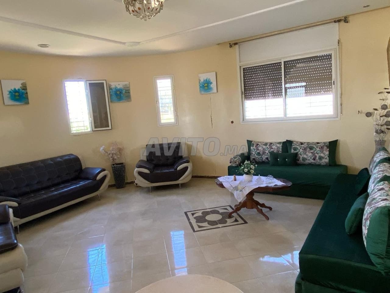 Villa for rent by the night with pool and garden