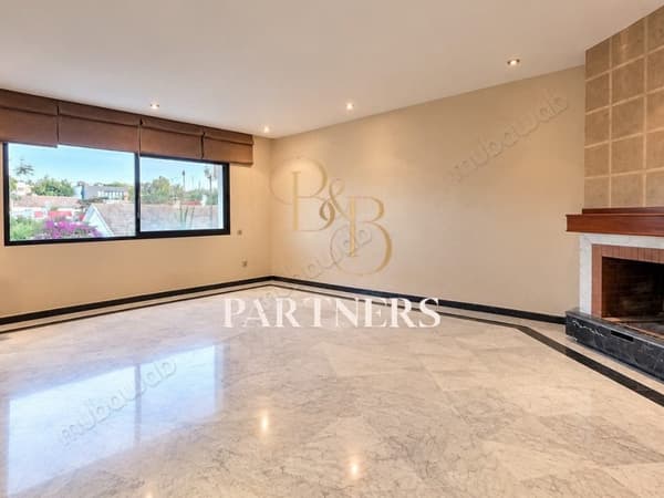 Geräumige 240 m² Wohnung mit 70 m² Terrasse, in der Nähe des Lycée Descartes