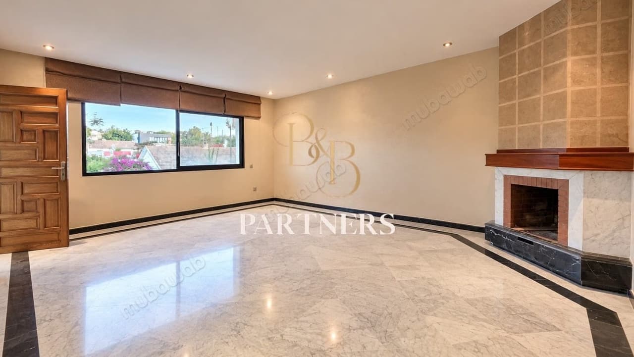 Geräumige 240 m² Wohnung mit 70 m² Terrasse, in der Nähe des Lycée Descartes