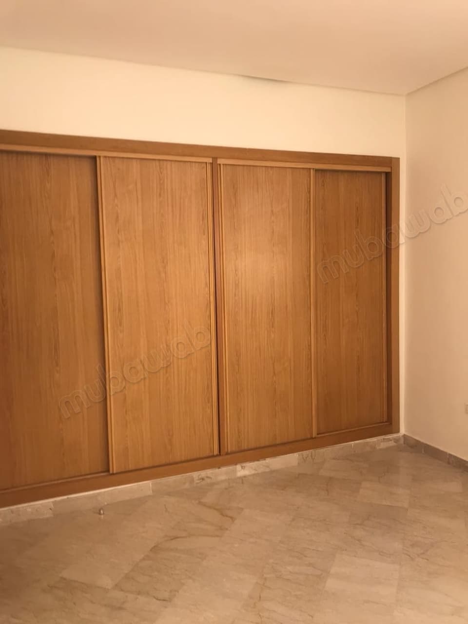 Spacieux Appartement usage bureau à founty