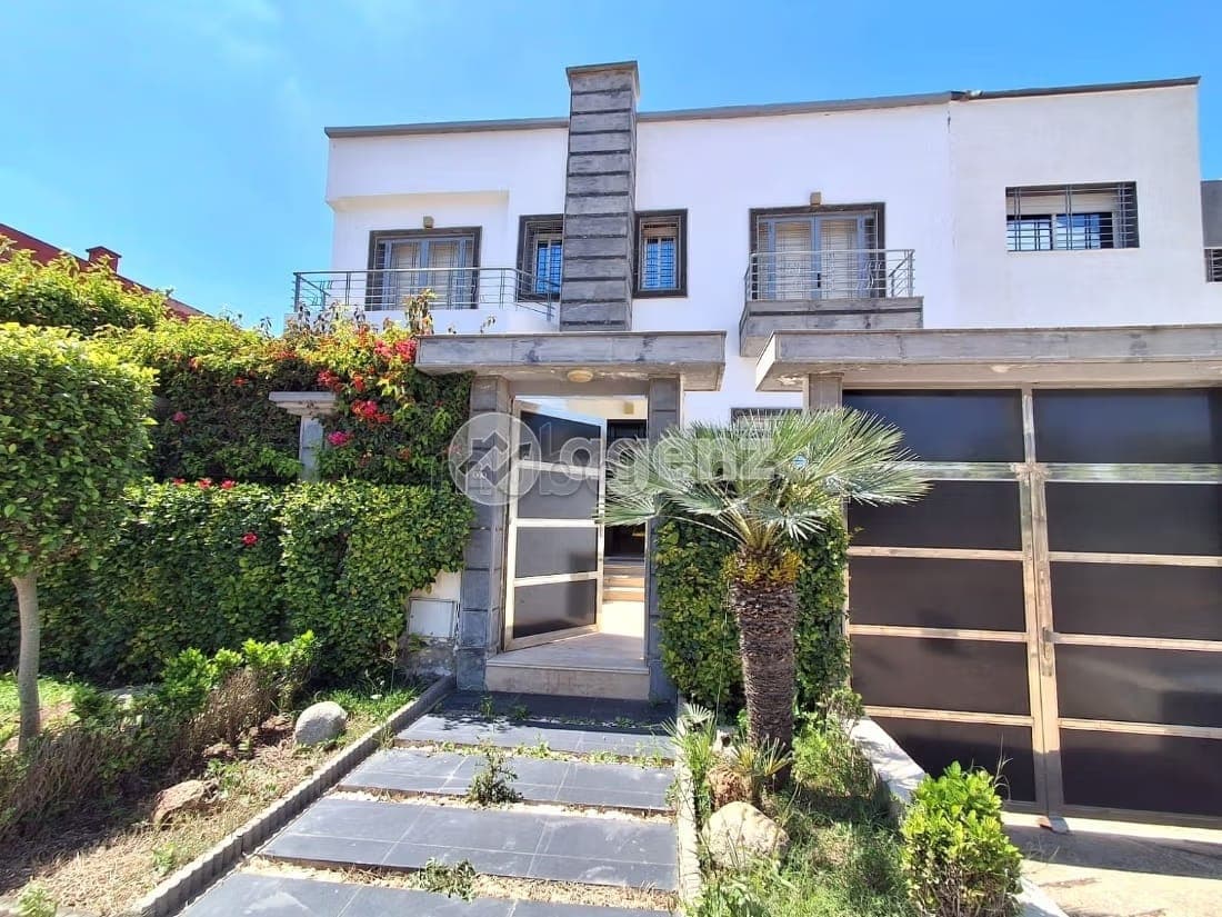 Villa in vendita di 317 m², 4 camere da letto Aeroporto Mohammed V Bouskoura