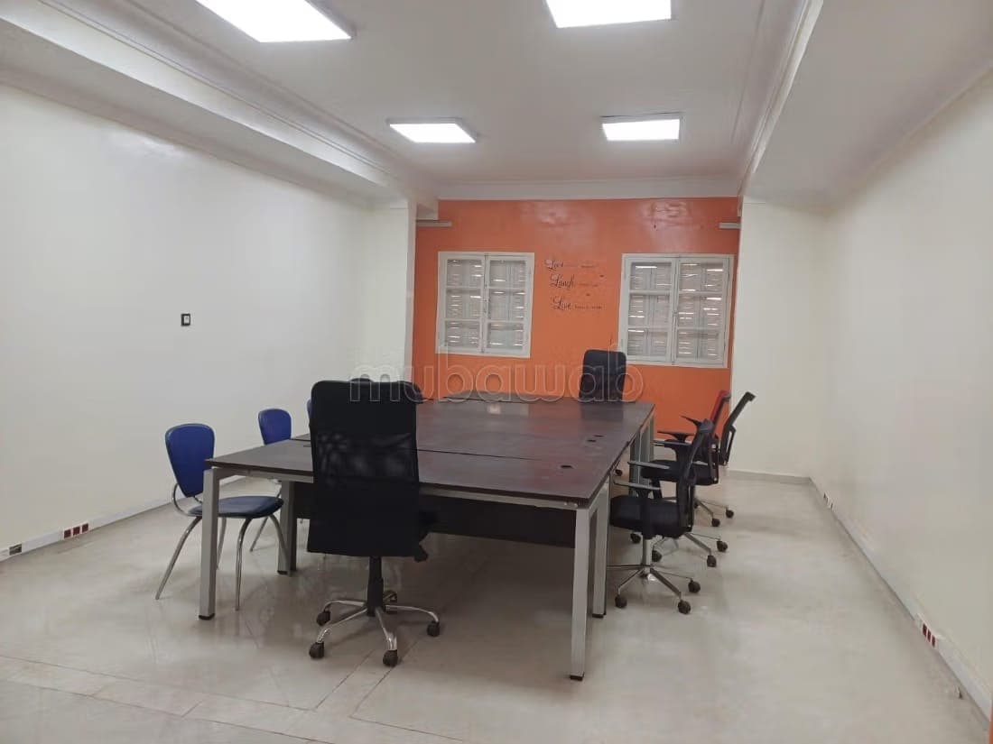 À louer: Deux plateaux de bureaux à Hay AL Massar