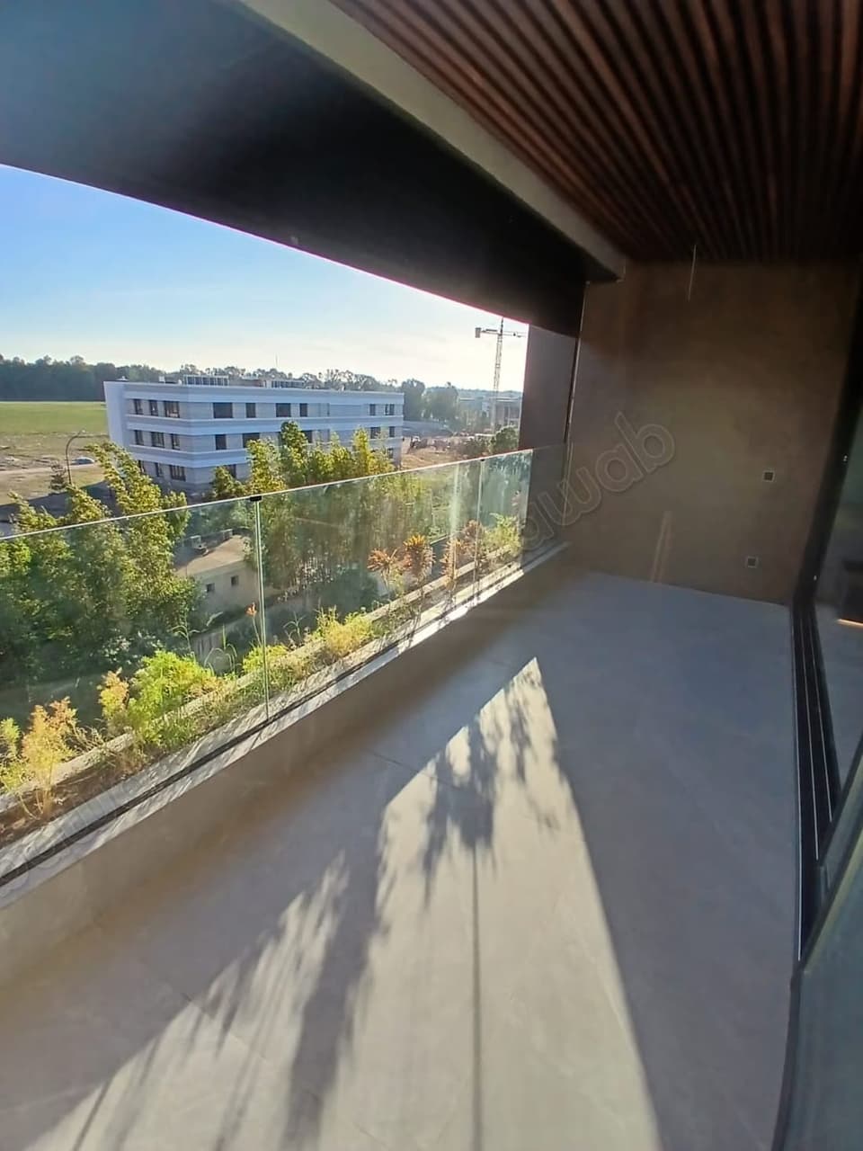 Superbe appartement à louer à Souissi. Surface de 170 m². Cheminée, piscine