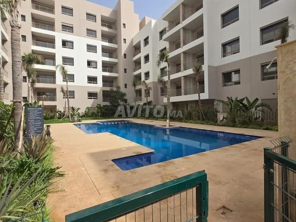 FOR RENT – STUDIO WITH TERRACE | LE 25 DE SAHAM