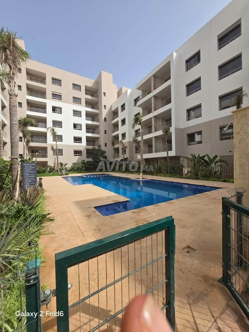 TE HUUR – STUDIO MET TERRAS | LE 25 DE SAHAM