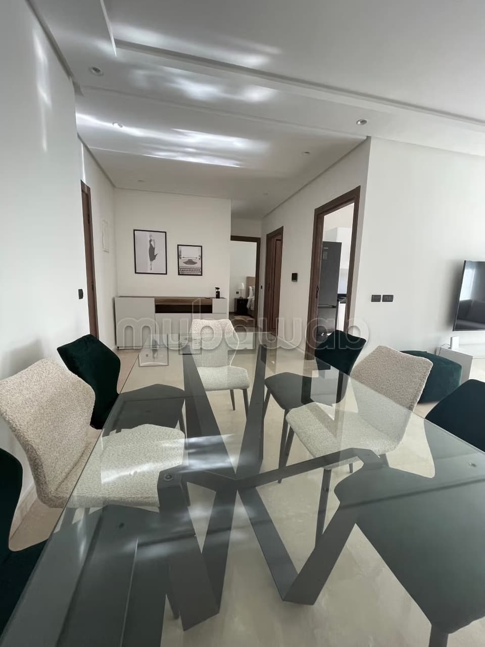 Appartement meublé en location pour une longue durée uniquement à Belvédère