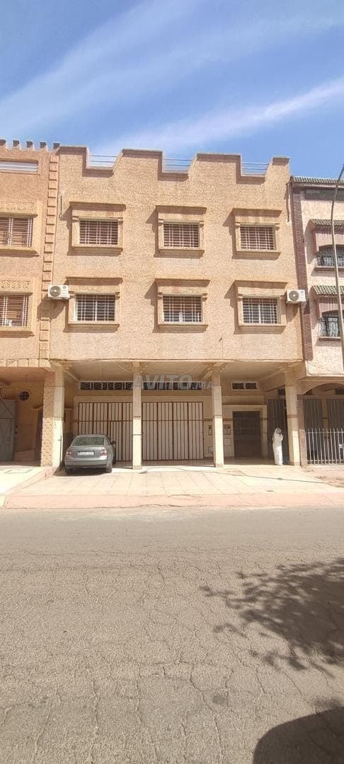 Maison R+2 à vendre avec grand garage