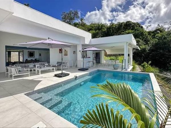 Villa de luxe avec ascenseur piscine mimouza