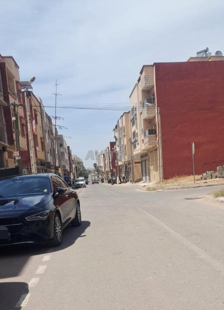 Gewerbegrundstück mit einer Frontseite im Viertel Telila