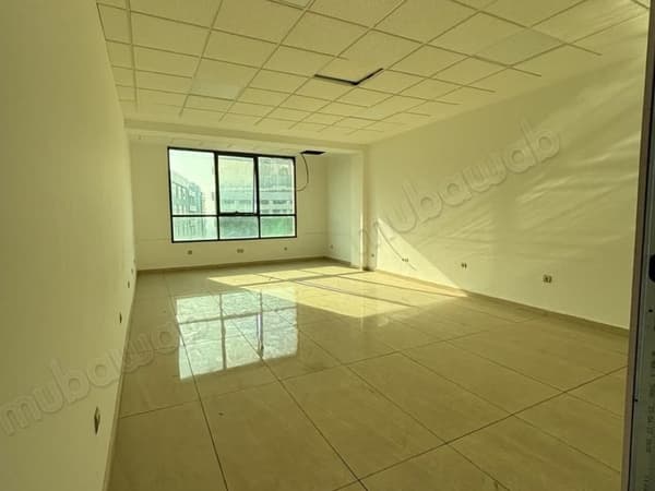 Beaux bureaux à louer à Sidi Maarouf. Surface de 120 m². Ascenseur