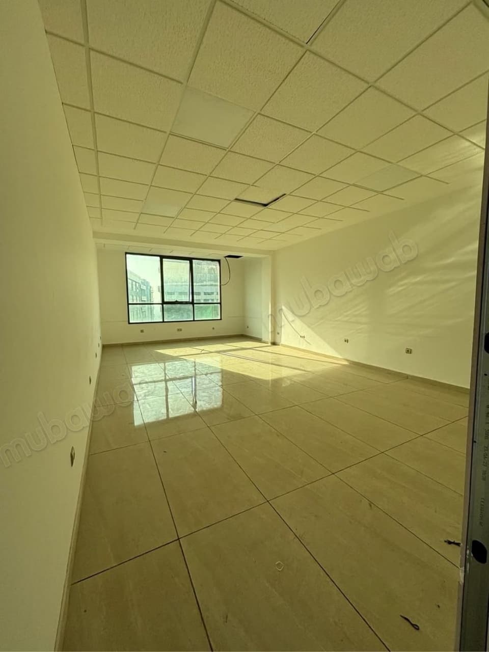 Beaux bureaux à louer à Sidi Maarouf. Surface de 120 m². Ascenseur