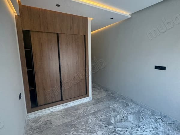 Appartement à vendre à Ferme Bretonne Hay Arraha. 3 grandes pièces. Porte blindée et…