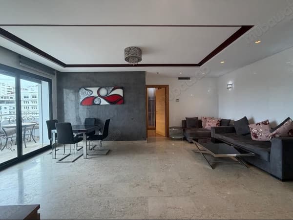 Superb front-park apartment for rent