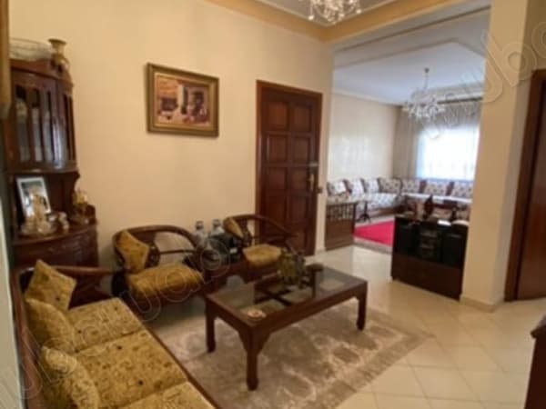 Apartment for sale in Bourgogne East. 2 large rooms. Well furnished