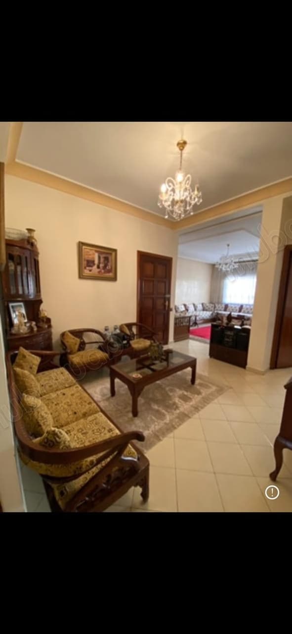 Appartement en vente à Bourgogne Est. 2 grandes pièces. Bien meublé