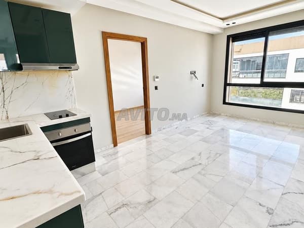 🏡 Leegstaand studio te huur – Selouane