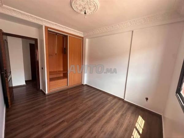 Appartement vide 2 chambres à Mabrouka