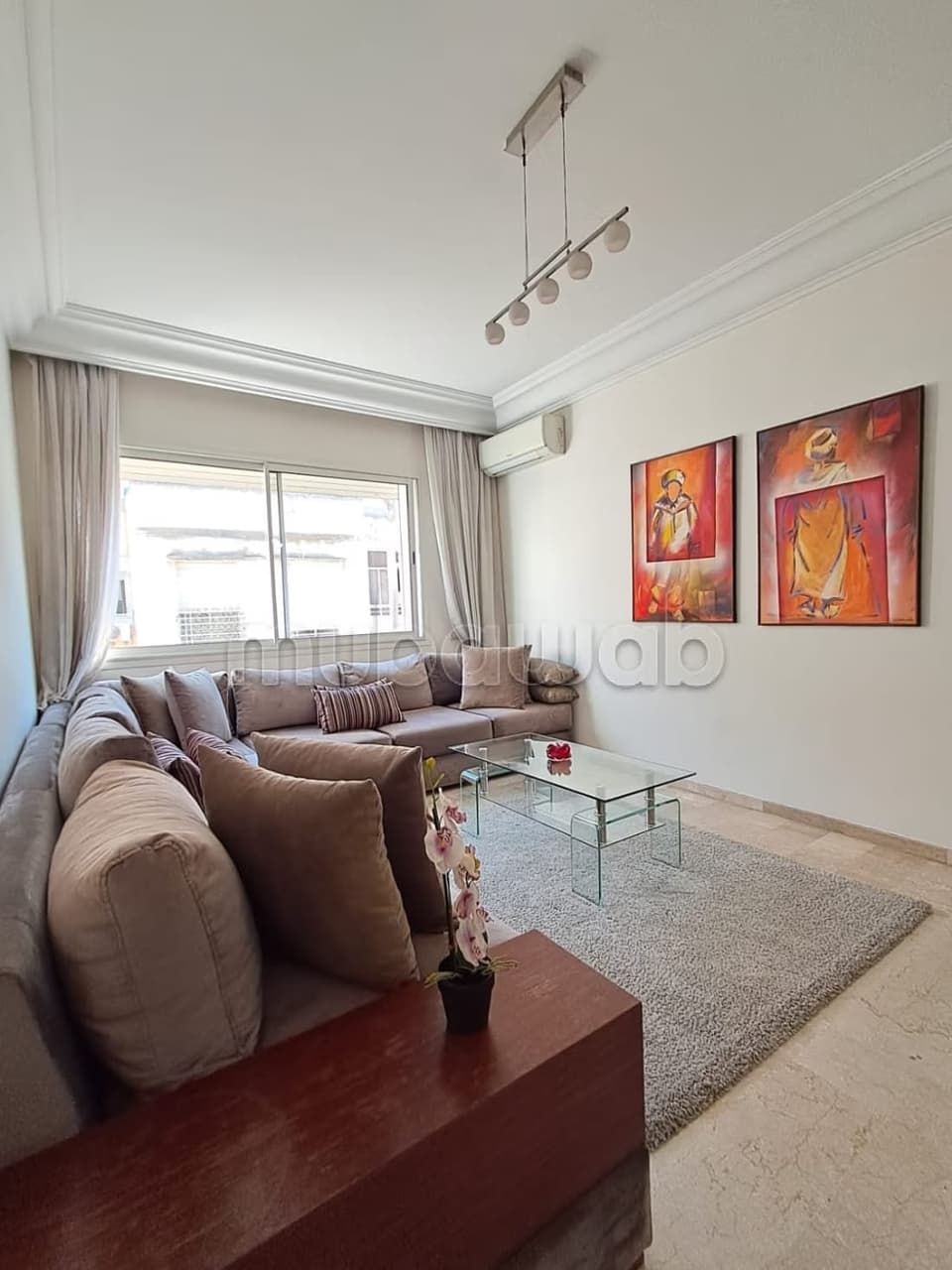 Très bel appartement en location à Maârif Extension. 2 chambres agréables. Parking et…