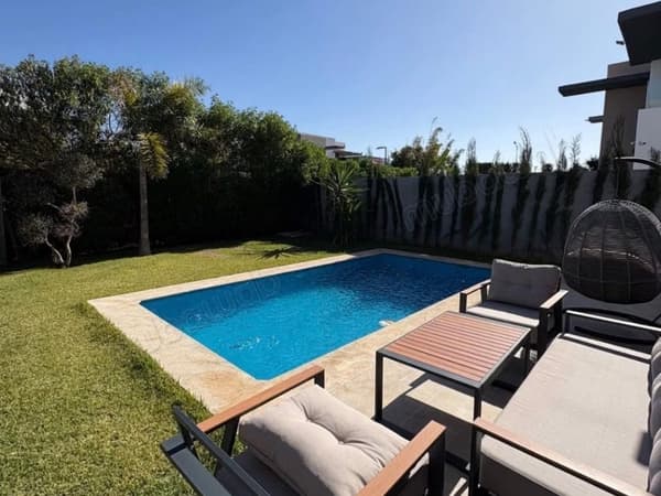 Location villa de haut standing à Dar Bouazza. 3 chambres agréables. Climatisation et…
