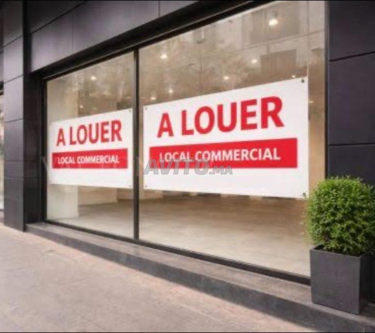 À LOUER LOCAL COMMERCIAL AMÉNAGÉ SUR BD ABDELATIF BEN KADOUR