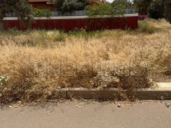 Terrain à la vente à Route Casablanca. Surface totale 395 m²