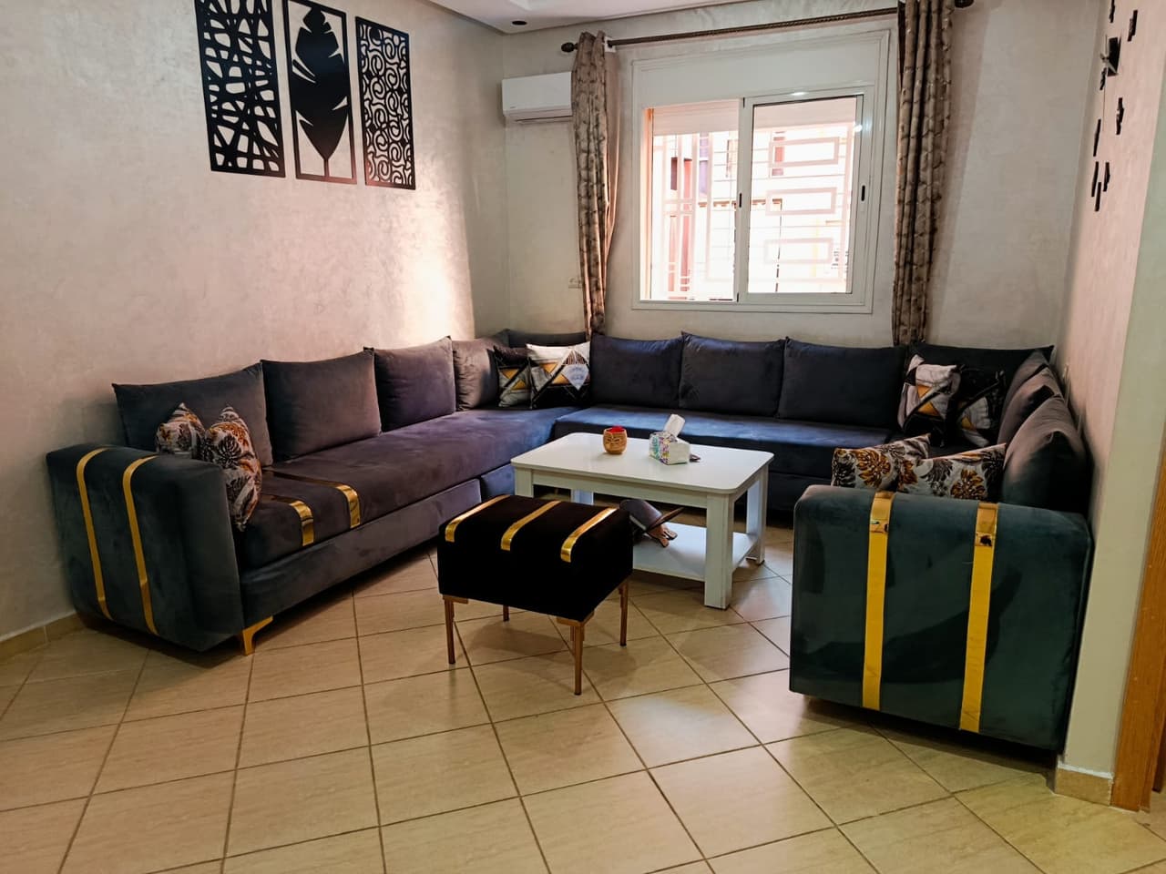 Appartement à louer mensuellement à Hay Cherifa