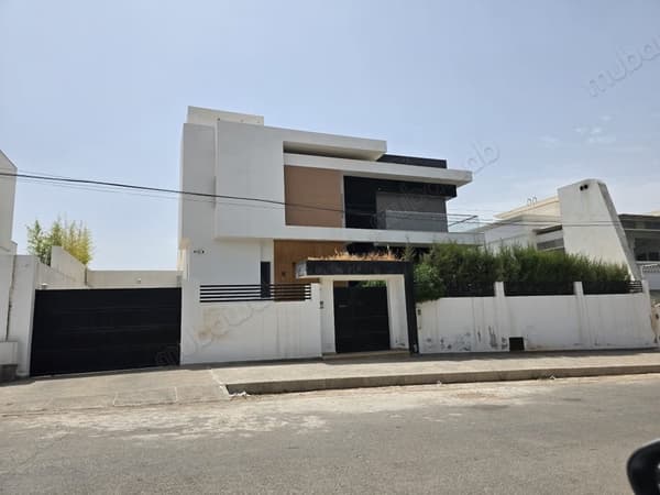 Villa haut standing avec ascenseur piscine mimouza luxe