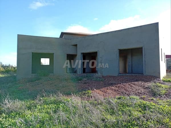 Fermette Titrée de 2500 m² avec Villa (Gros Œuvre)