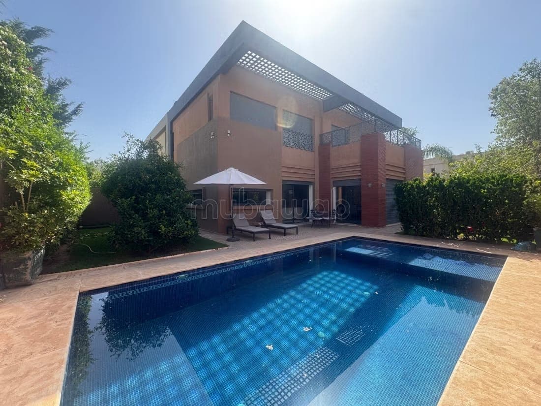 Prix sacrifier Villa en bon état à vendre à Route de l'Ourika. Surface de 400 m²