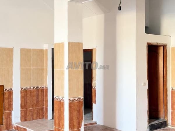 Local comercial 73 m² titulado – M’diq playa