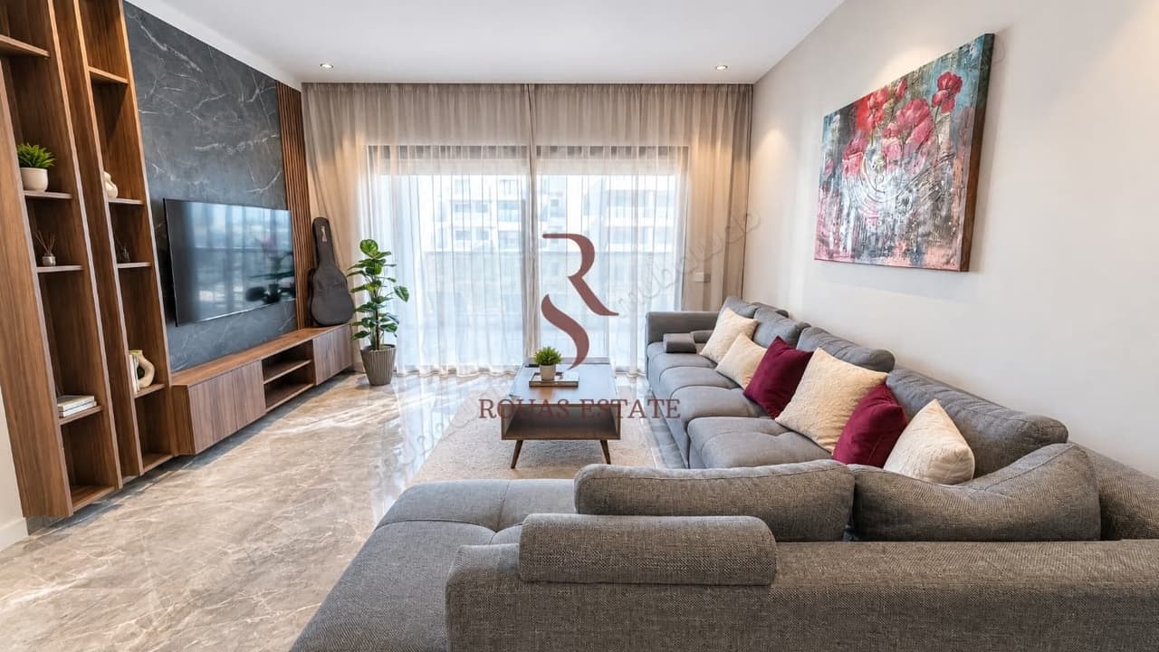 Apartamento amueblado de 3 habitaciones de 137 m² en alquiler en CFC
