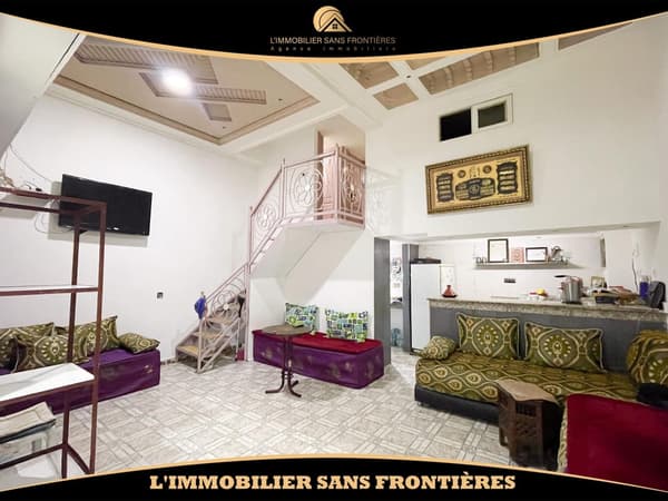 Local commercial à vendre — Terrasse 55 m² – Azzouzia, Azzouzia