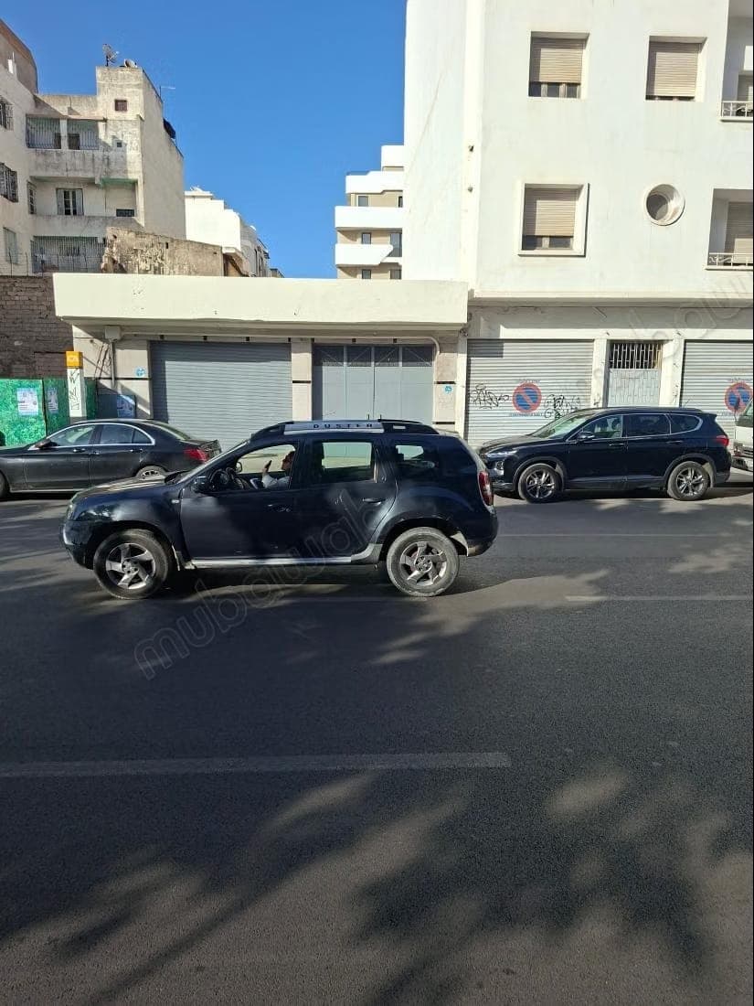 بيع أرض R7، واجهتان/مكاتب، فندق