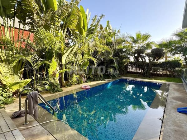 Prestigious Semi-Detached Villa in Ville Verte to Seize