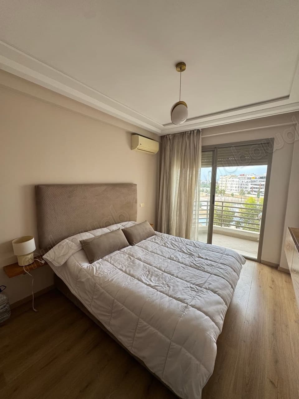 Louez cet appartement à Bourgogne Ouest. Surface de 50 m². Meublé