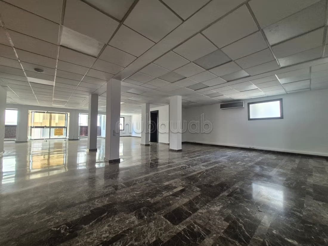 Location d’un plateau de bureau de 240 m² Racine