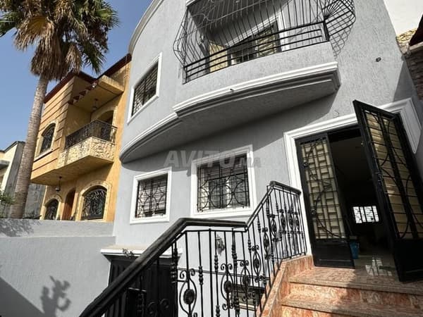 Grande Maison à Vendre à Islane Nassim