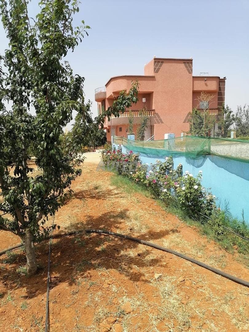 Fattoria di 6 ettari con villa vicino a Meknès