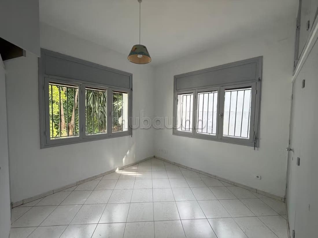 Villa voor kantoorgebruik te huur in Oasis
