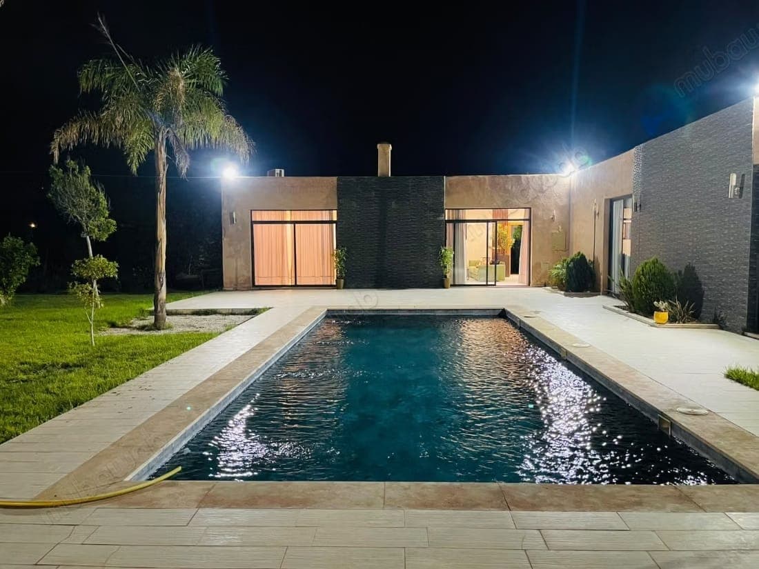 Villa de luxe à louer à Route de Fez. Superficie 300 m². Bien meublé