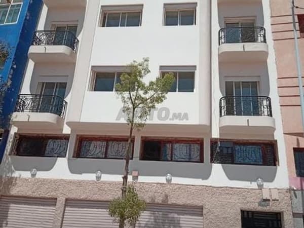 Immeuble Hay Hassani 6 appartements et locaux commerciaux à 5min du Mall