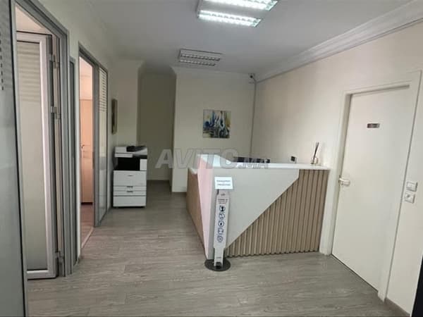 🏢 TE KOOP – KANTOREN 84 m² | PARKEREN & BOX OP HET DAK