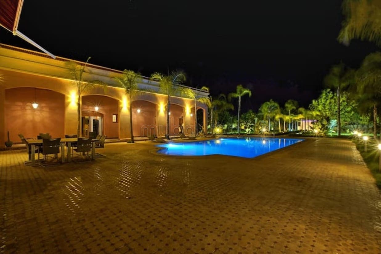 Sale of luxury villa on Route de Fez. 7 comfortable rooms. Furnished
