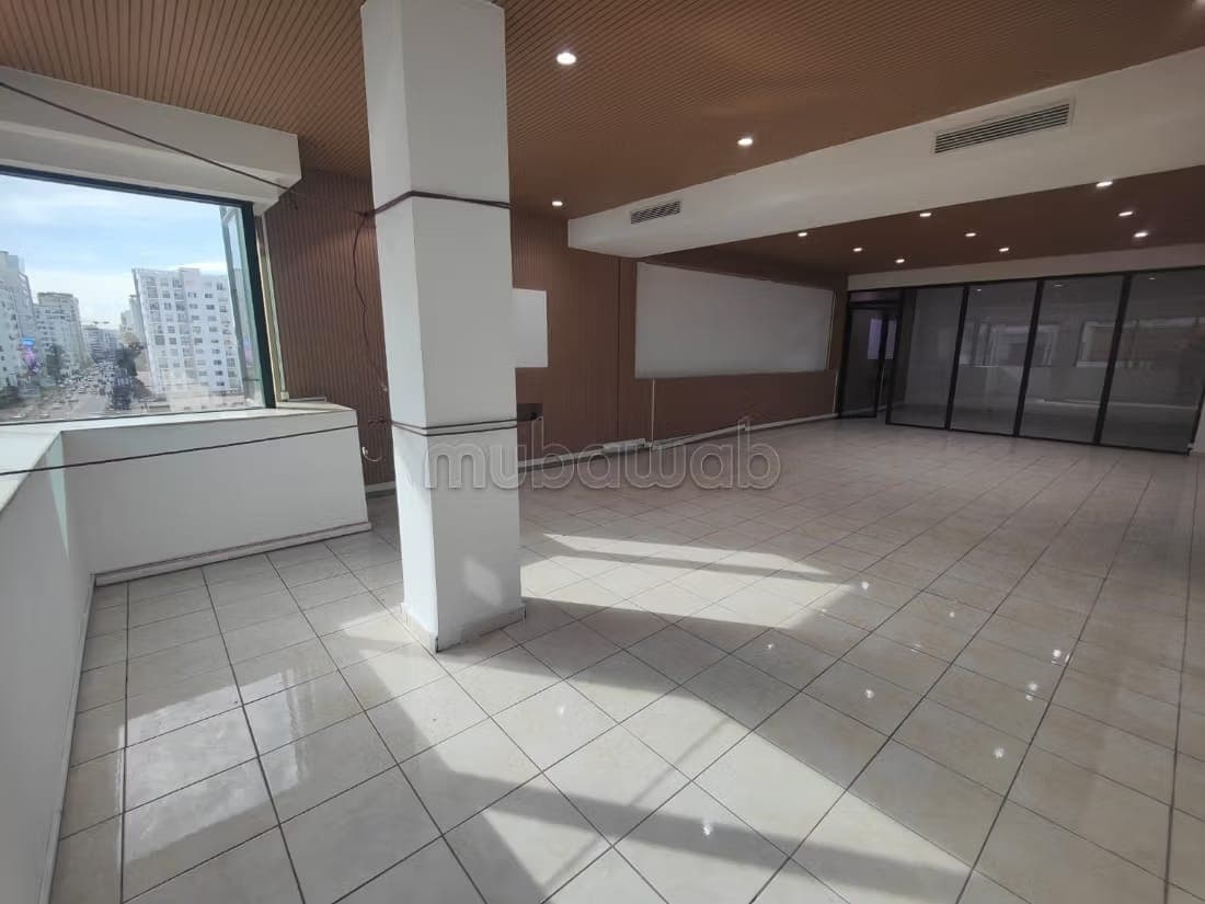 Office for rent in Gauthier. Surface of 190 m²