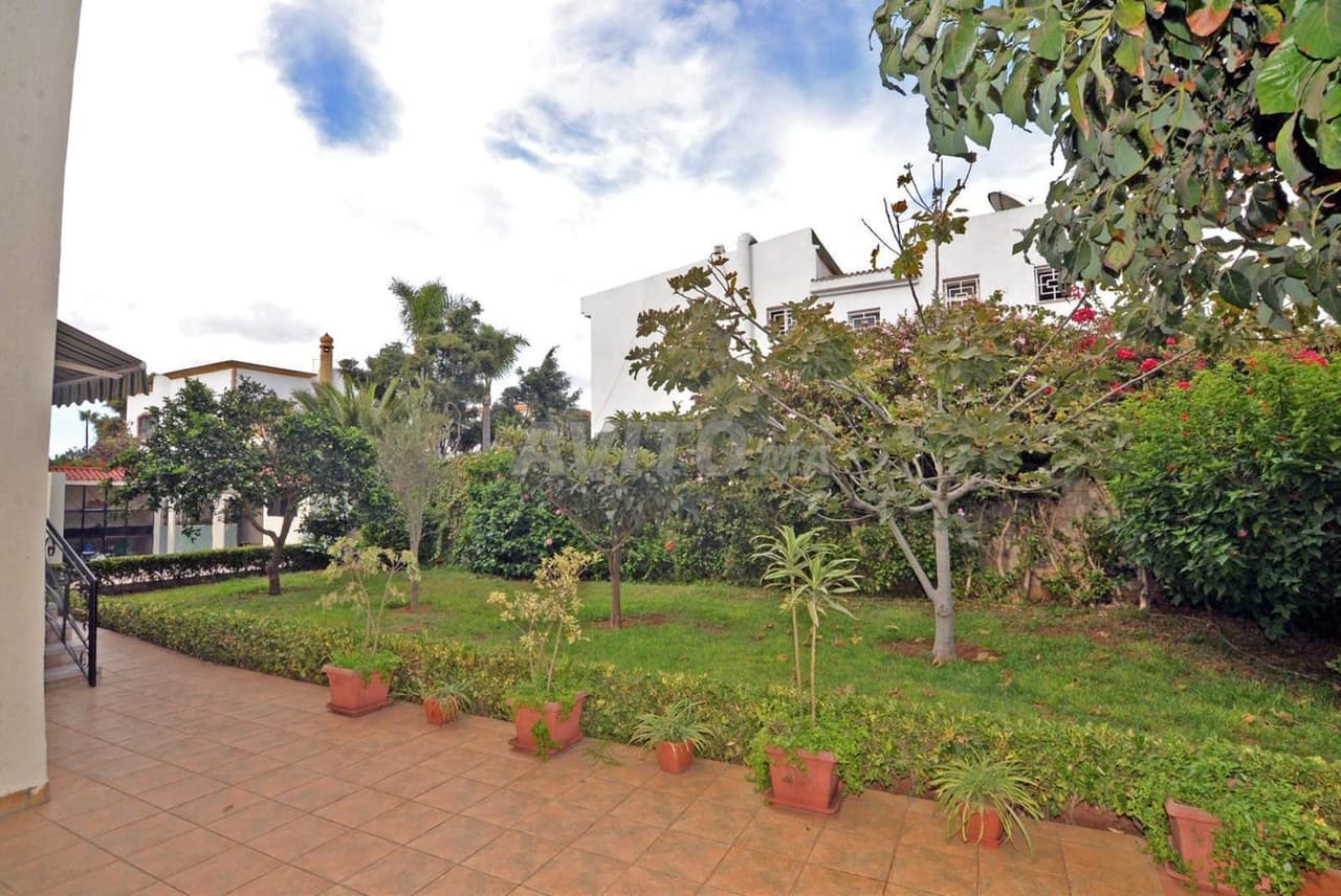 Villa à rénover ou à démolir de 871 m² Hay Riad