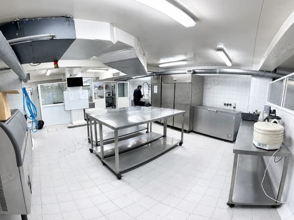 Laboratoire de cuisine équipé – 350 m², maârif à louer