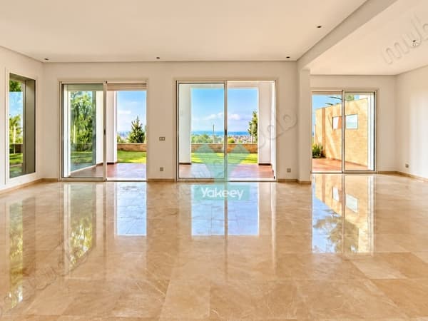 Prachtige villa met 4 slaapkamers met uitzicht op de oceaan